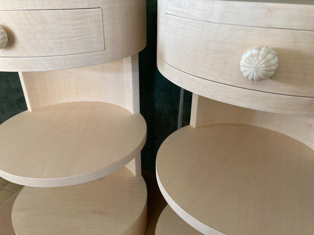 tables de chevet table de nuit sycomore onde creation de mobilier sur mesure cabinet making delphine maumot ebenisterie bedside tables night table bedroom chambre sycamore maison louis marie vincent ateliers workshops sarthe villaines sous malicorne la fleche pays de la loire paris