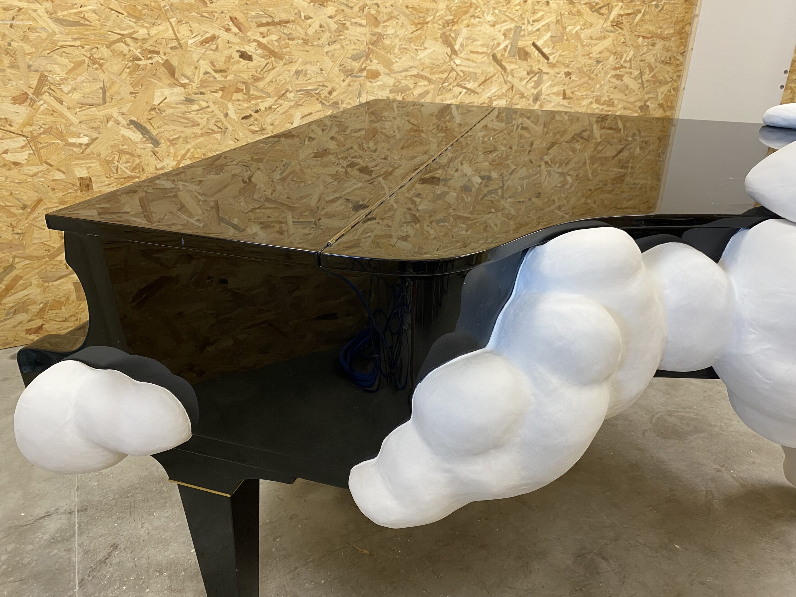 piano nuages clouds paper mache papier mache carton pierre jacques garcia AD magazine Paris 2024 thierry betancourt maison louis marie vincent ateliers maison louis marie vincent ateliers workshops sarthe villaines sous malicorne la fleche maison louis marie vincent ateliers workshops sarthe villaines sous malicorne la fleche paris sable angers le mans pays de la loire paris bordeaux nantes versailles