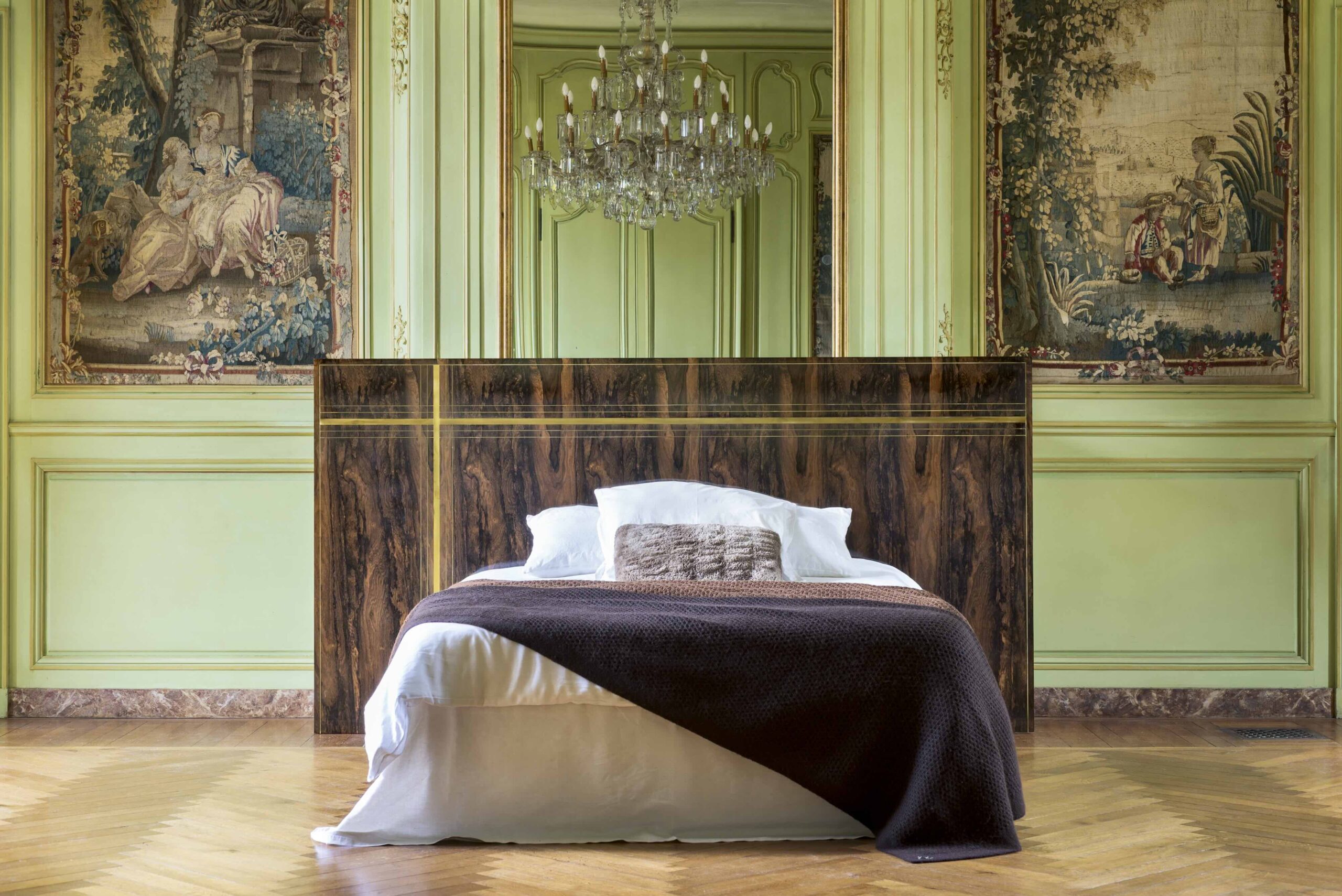 tete de lit filets laiton ziricote art deco hotel de luxe gld conception maison louis marie vincent mobilier sur mesure mobilier en série artisanat metier art headboard brass ziricote art deco gld conception maison louis marie vincent cabinetmaking luxury hotels bespoke furniture serie mass production craft