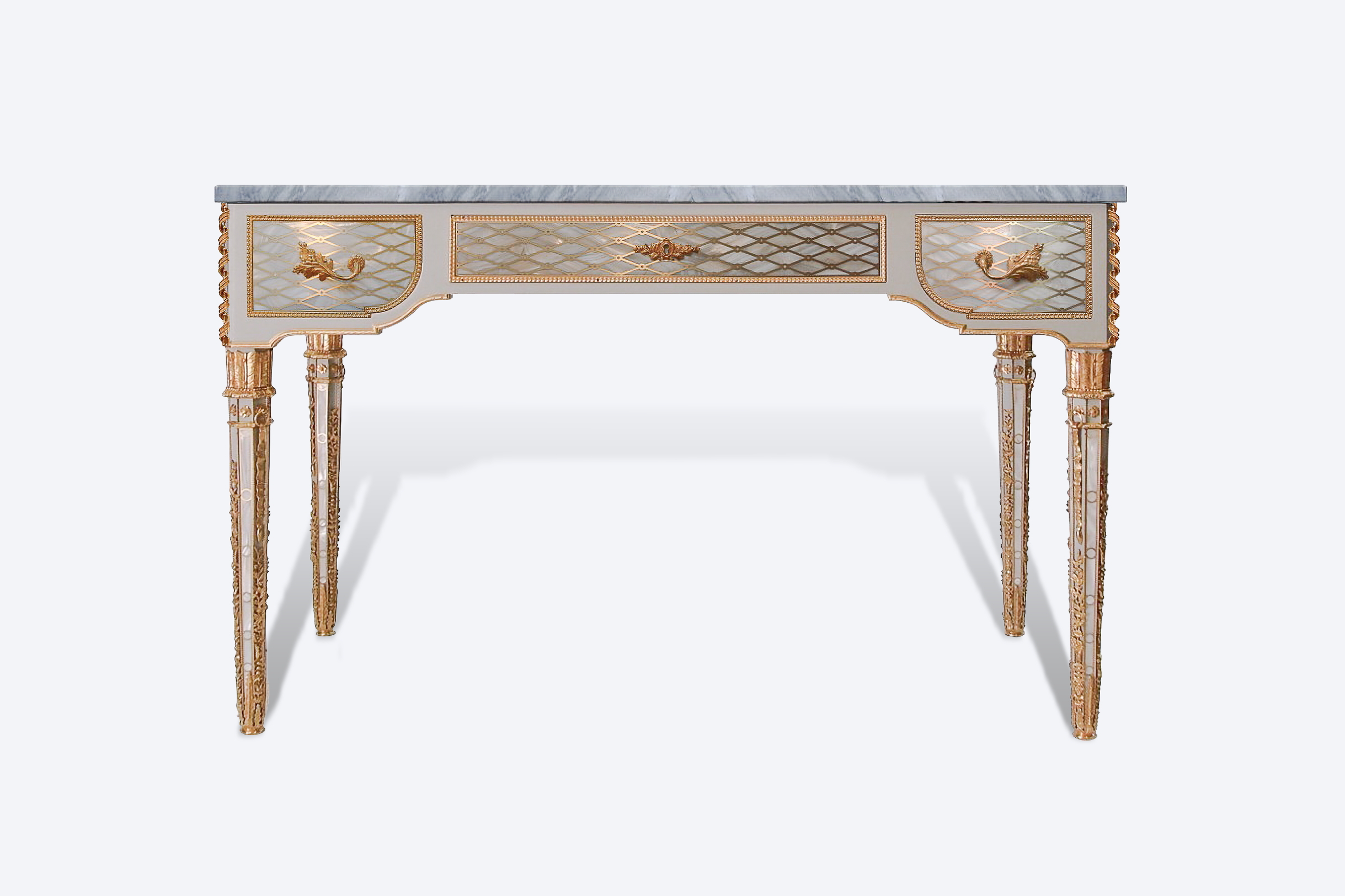 bureau marie antoinette fontainebleau mobilier historique reine de france marqueterie nacre laiton bronzes or vanity desk reproduction meuble patrimoine mother of pearl brass fine furniture heritage